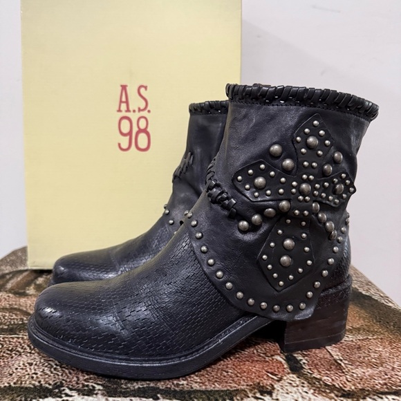 AS98 Black Studded Cross Boots Size 39